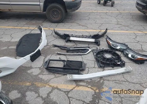 2019 Chevrolet Equinox Lt z USA, uszkodzony, nr VIN 2GNAXTEV1K6257384